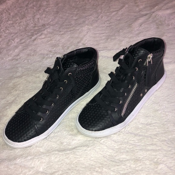 dolce vita black sneakers